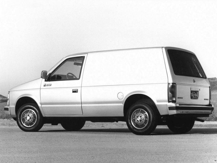  Dodge Mini Ram Van 1984 года  (фото 7 из 11)